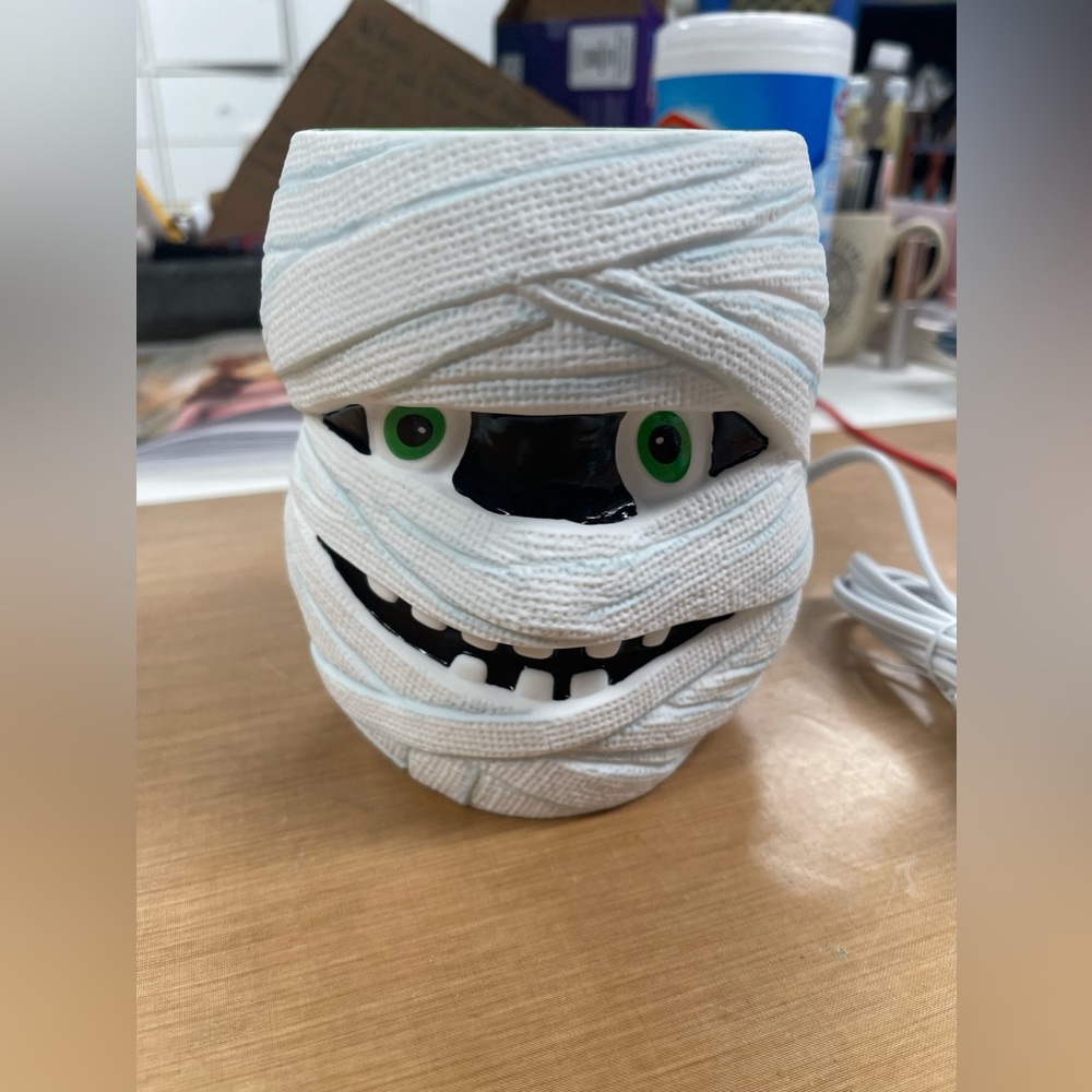 Wrapped Up Scentsy Warmer